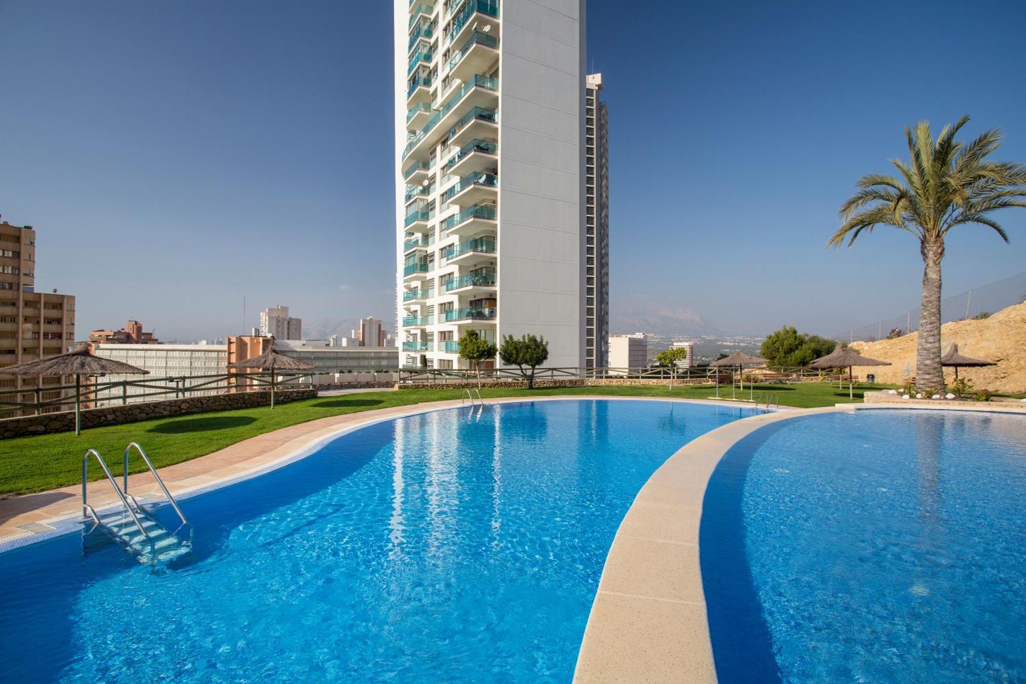 Skyscraper With Panoramic Views - Floor 38 Apartment *