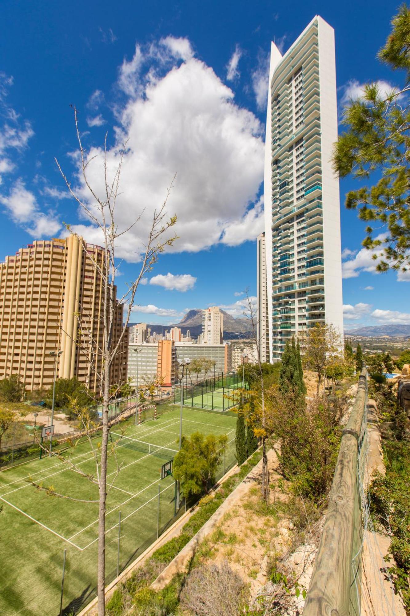 Apartment Skyscraper With Panoramic Views - Floor 38 *